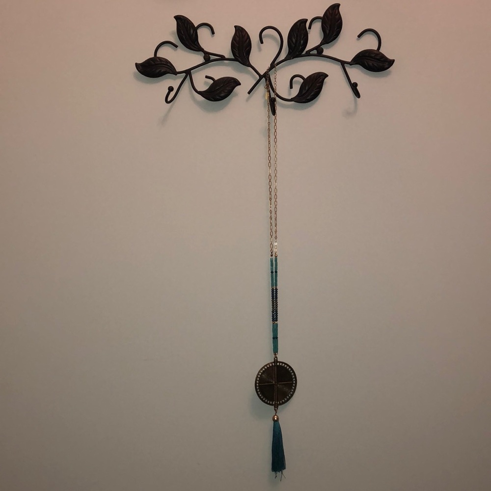 Long statement necklace - Picture 2 of 3